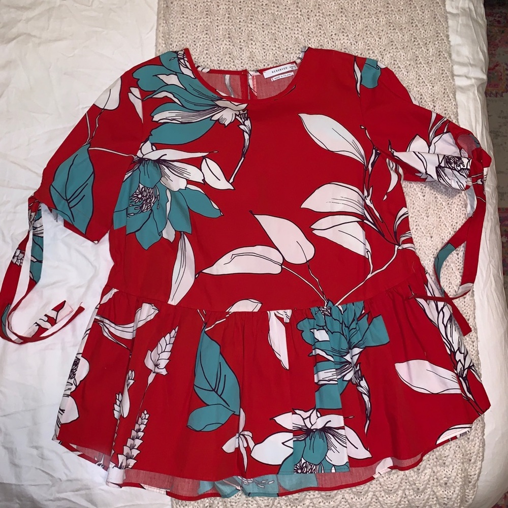 Floral red blouse fits like 10/L